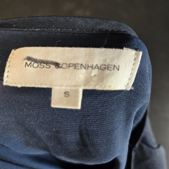 Moss Copenhagen navy blue peplum blouse - Picture 3 of 8
